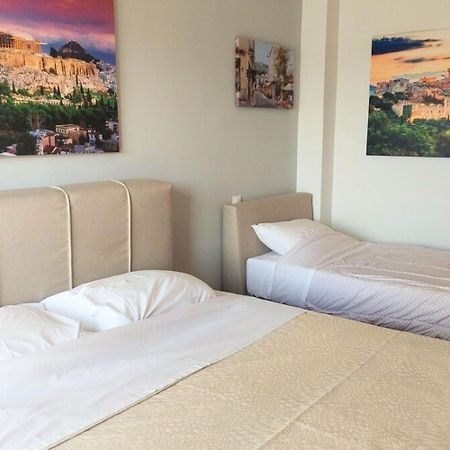 Elegant Apartment In Plaka アテネ エクステリア 写真